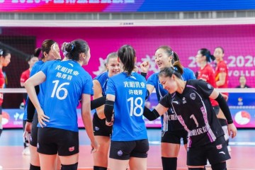 时隔25年再夺冠！上海女排击败江苏女排登顶排超联赛